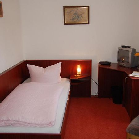 Rennstieg-Hotel Rettelbusch Kammerforst Rum bild